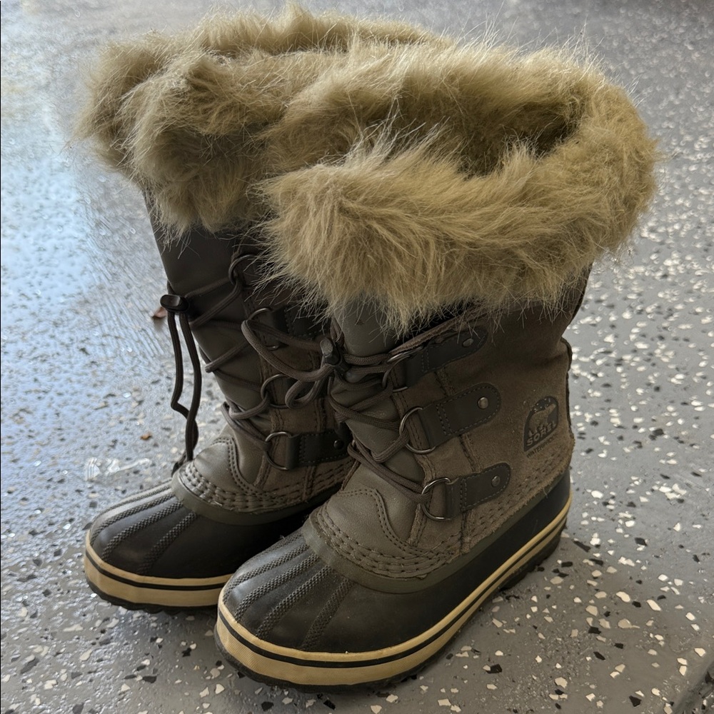 Sorel Kids Boots with Faux Fur Trim - Brown and Black